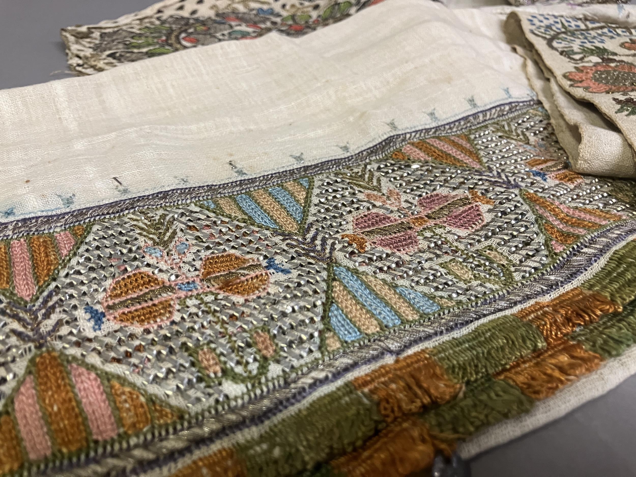 Ottoman textiles, several incorporating gold-coloured metal strips: a square cloth or turban cover - Bild 2 aus 4