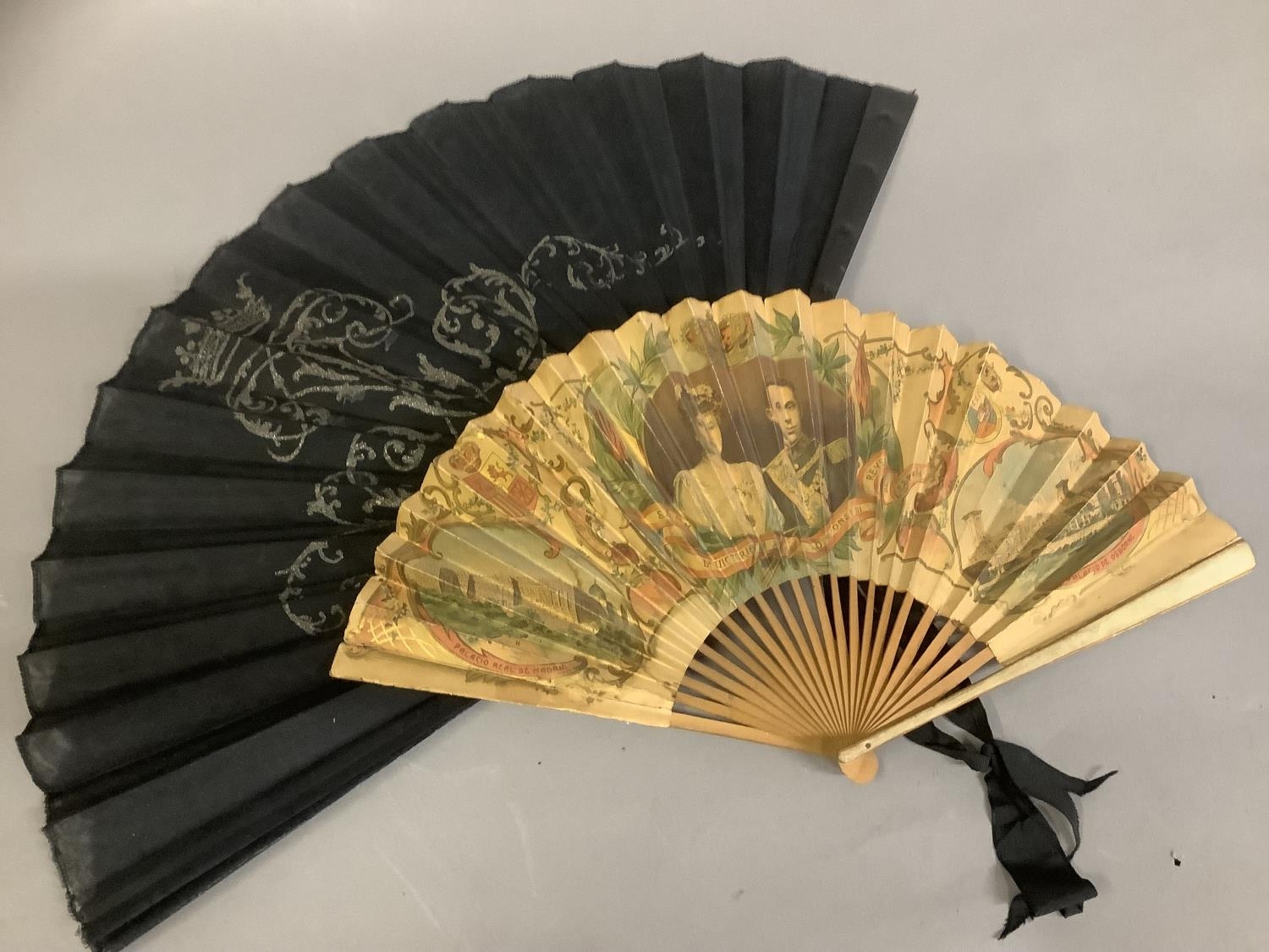 Royal Interest: a paper fan printed with a portrait of King Alfonso XIII and Queen Victoria of - Image 2 of 7