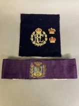 Militaria: RFC, Royal Flying Corps gold bullion blazer badge, Kings Crown, unworn and with two