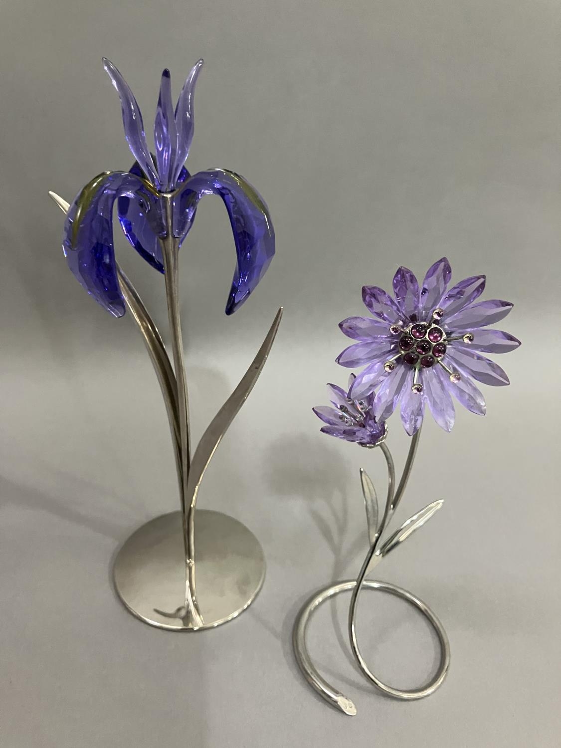 Swarovski purple iris on metal stand together with purple daisy also on metal stand - Image 2 of 2