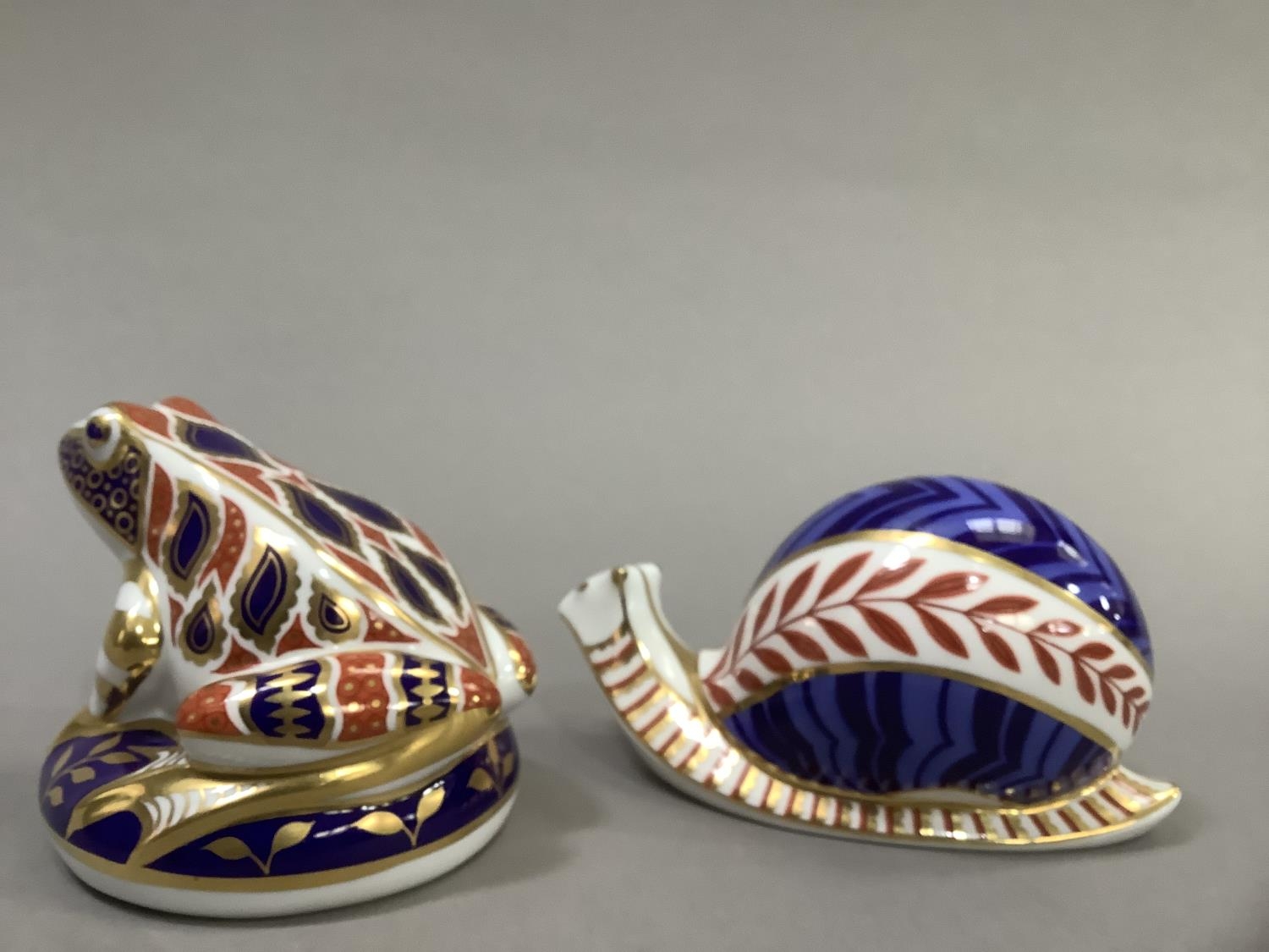 A Royal Crown Derby paperweight snail and a frog with gold button, 7cm and 7.5cm high - Image 4 of 5