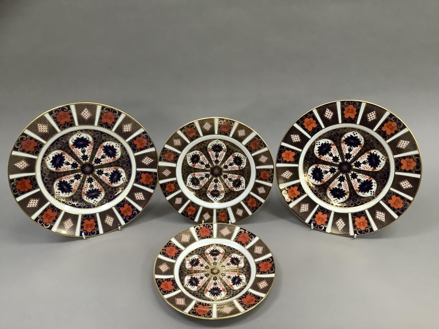 Two Royal Crown Derby Old Imari pattern dinner plates 1128, 26.5cm together with two further - Image 2 of 2