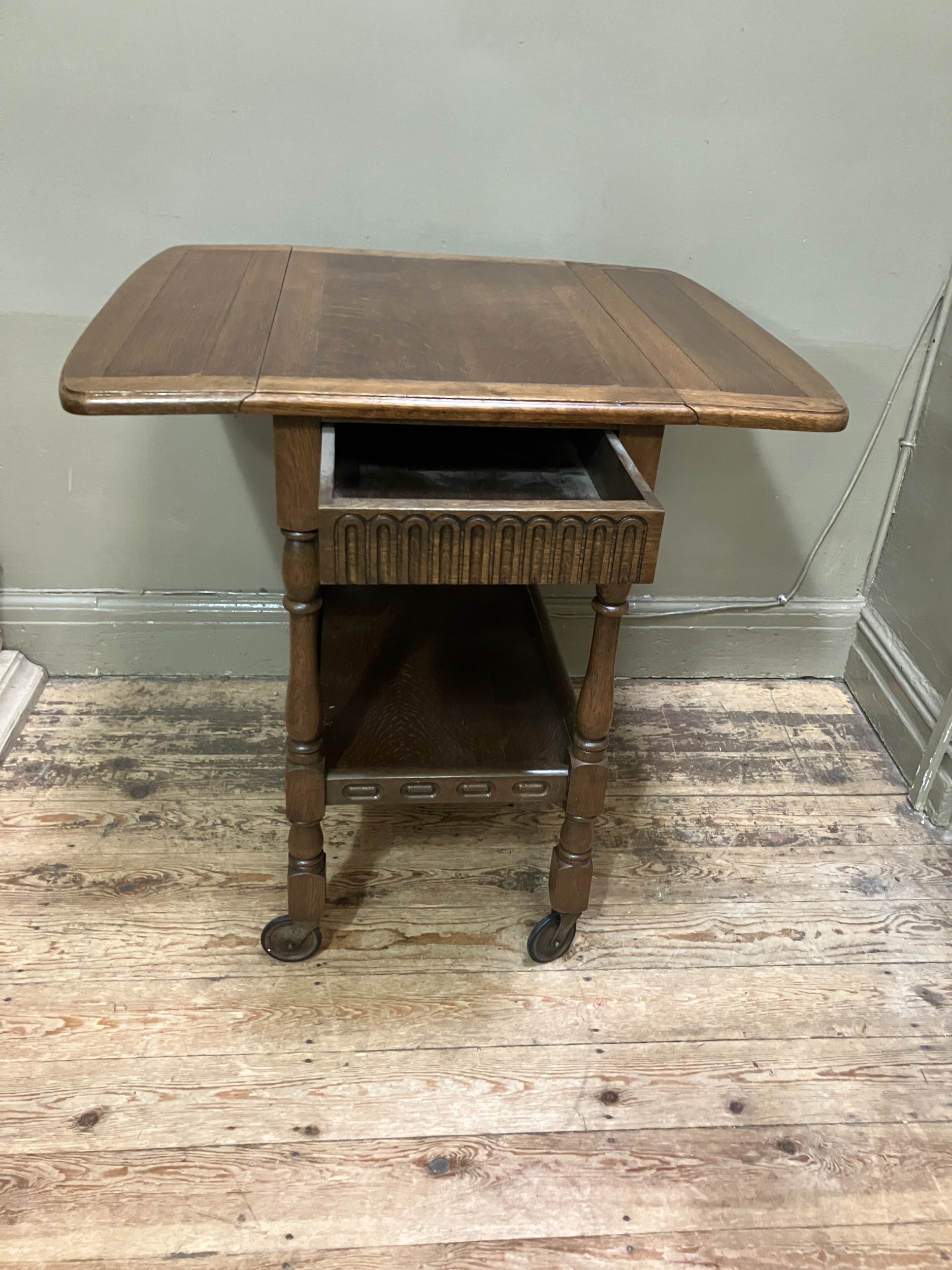 An oak veneered telephone table together with a small drop leaf occasional table - Image 4 of 6