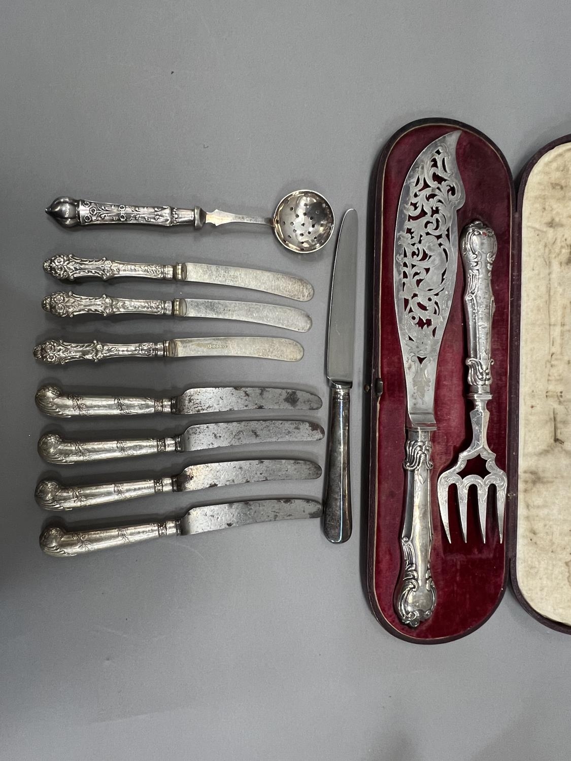 A boxed set of silver handled cake knives together with several other items of silver handled - Image 3 of 3