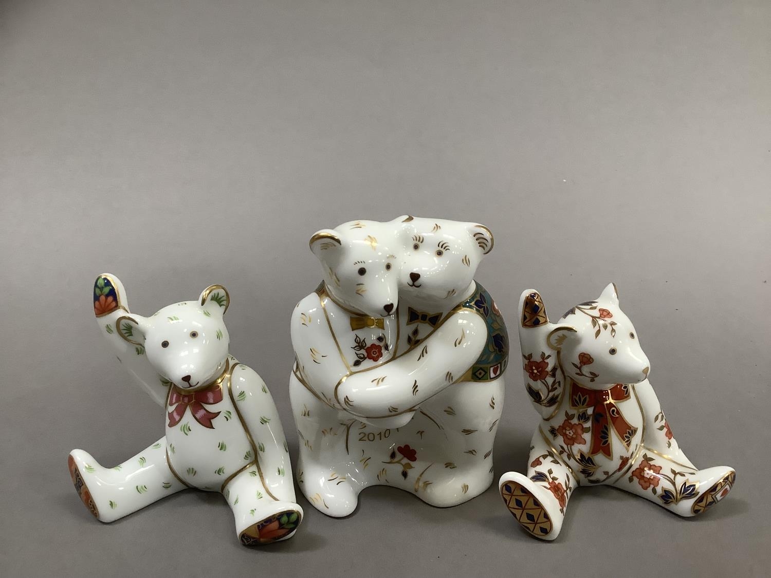 A group of Royal Crown Derby teddy bears including two bears hugging with year 2010 and two seated - Image 2 of 4