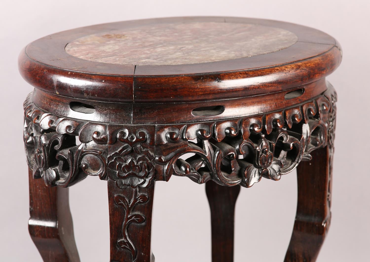 A 19th century Chinese hardwood and marble inset urn stand, of oval outline, the apron pierced and - Image 3 of 5