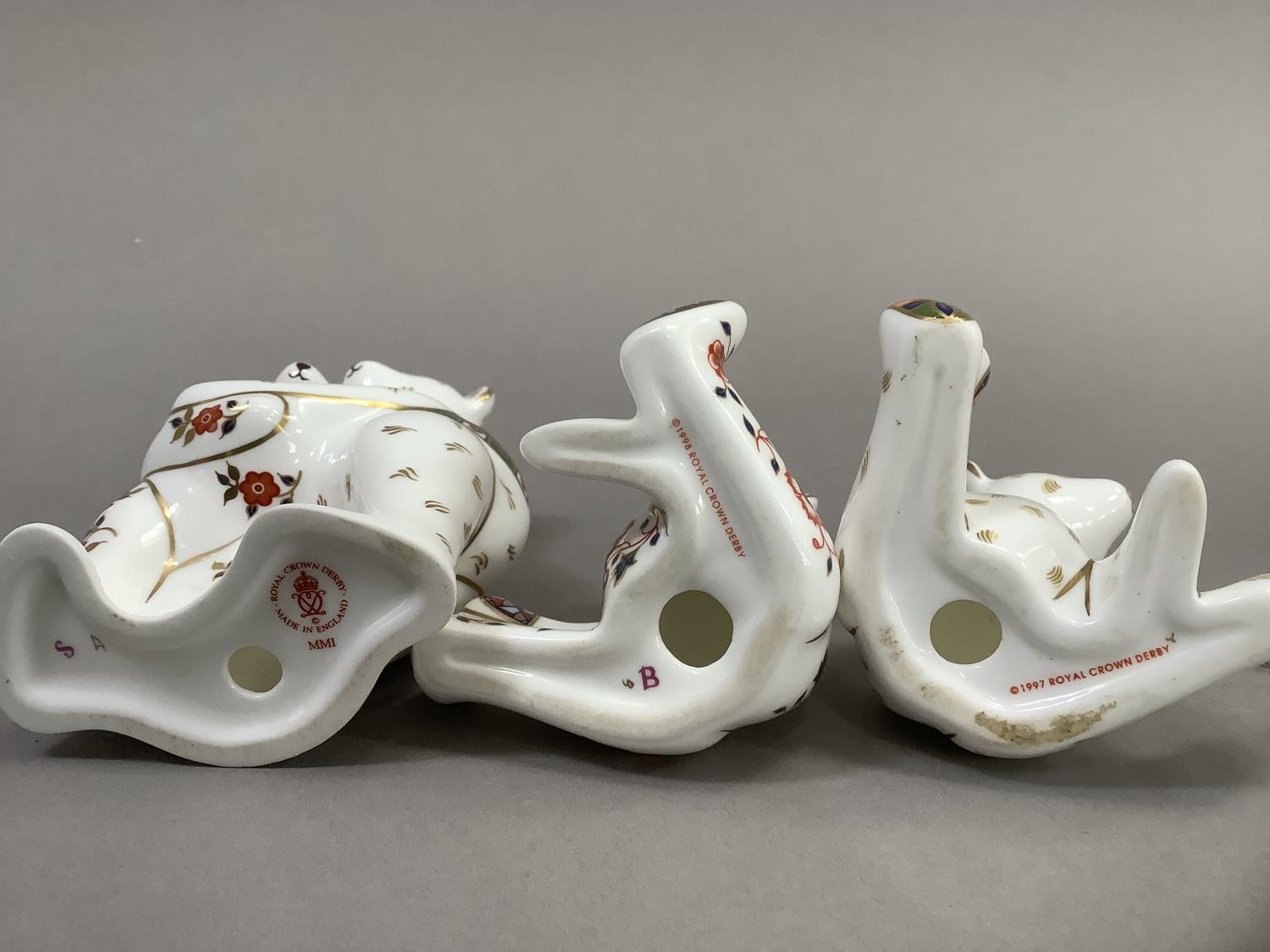 A Royal Crown Derby model of two bears hugging together with two seated bears, 9cm and 6.5cm - Image 4 of 4