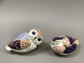 A Royal Crown Derby paperweight owl with gilt button, 8cm high together with a tortoise (2)