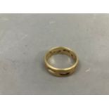 A wedding ring in 18ct gold, Finger size: N, approx. weight 4g