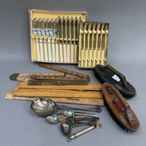 Boxed cutlery including fish eaters and tea knives, items of loose cutlery, spoon and pusher, pastry