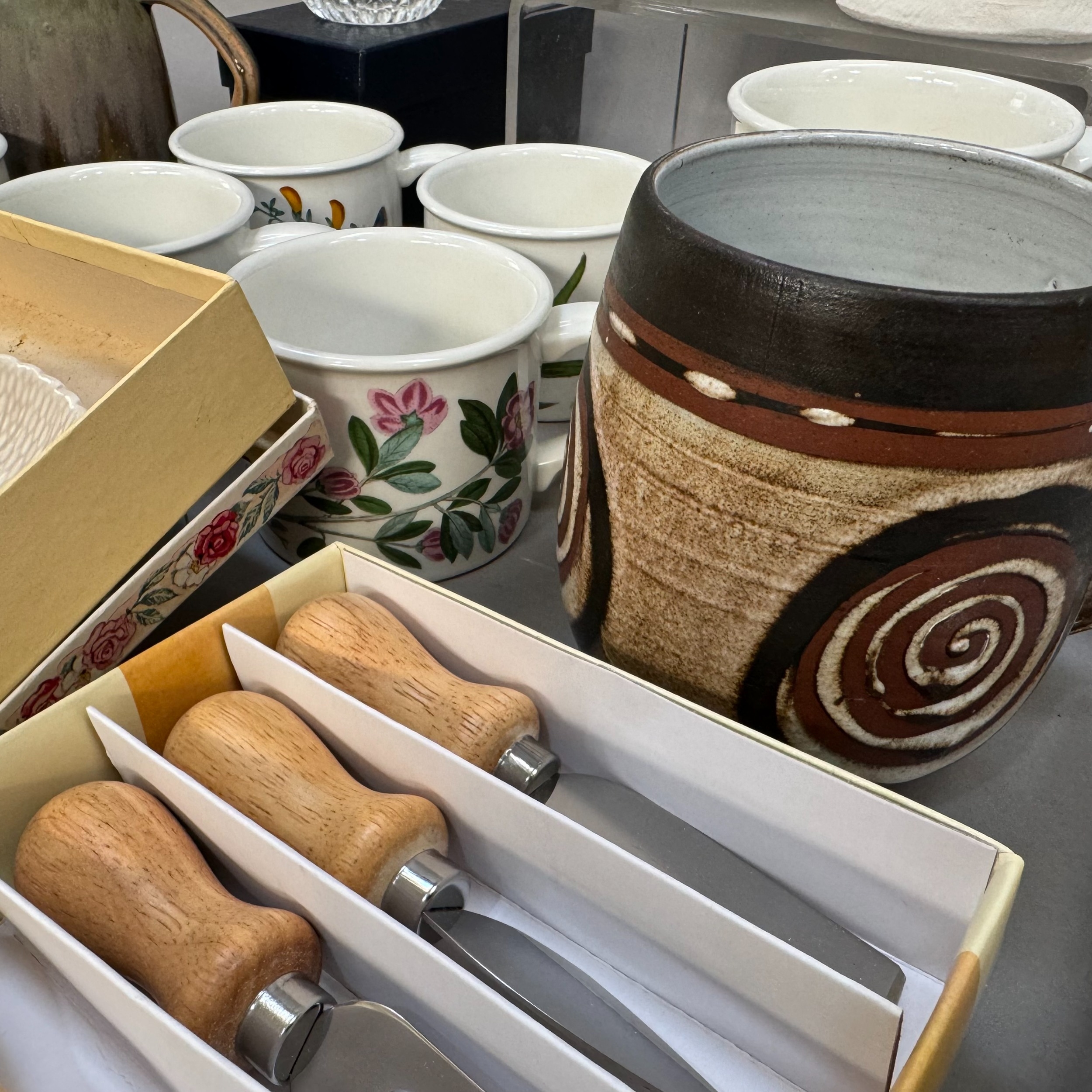 A set of six Portmeirion coffee cups and two similar coffee mugs and storage jar, Studio pottery - Image 3 of 3