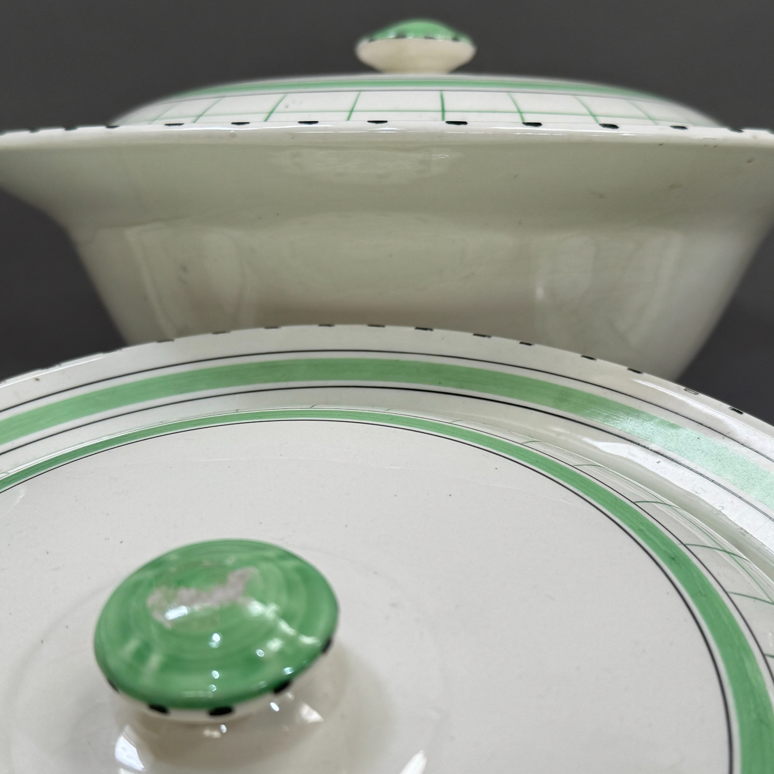 A Sydney British Anchor Cottage Green dinner service including five 10" plates, six 9" dinner - Image 3 of 3