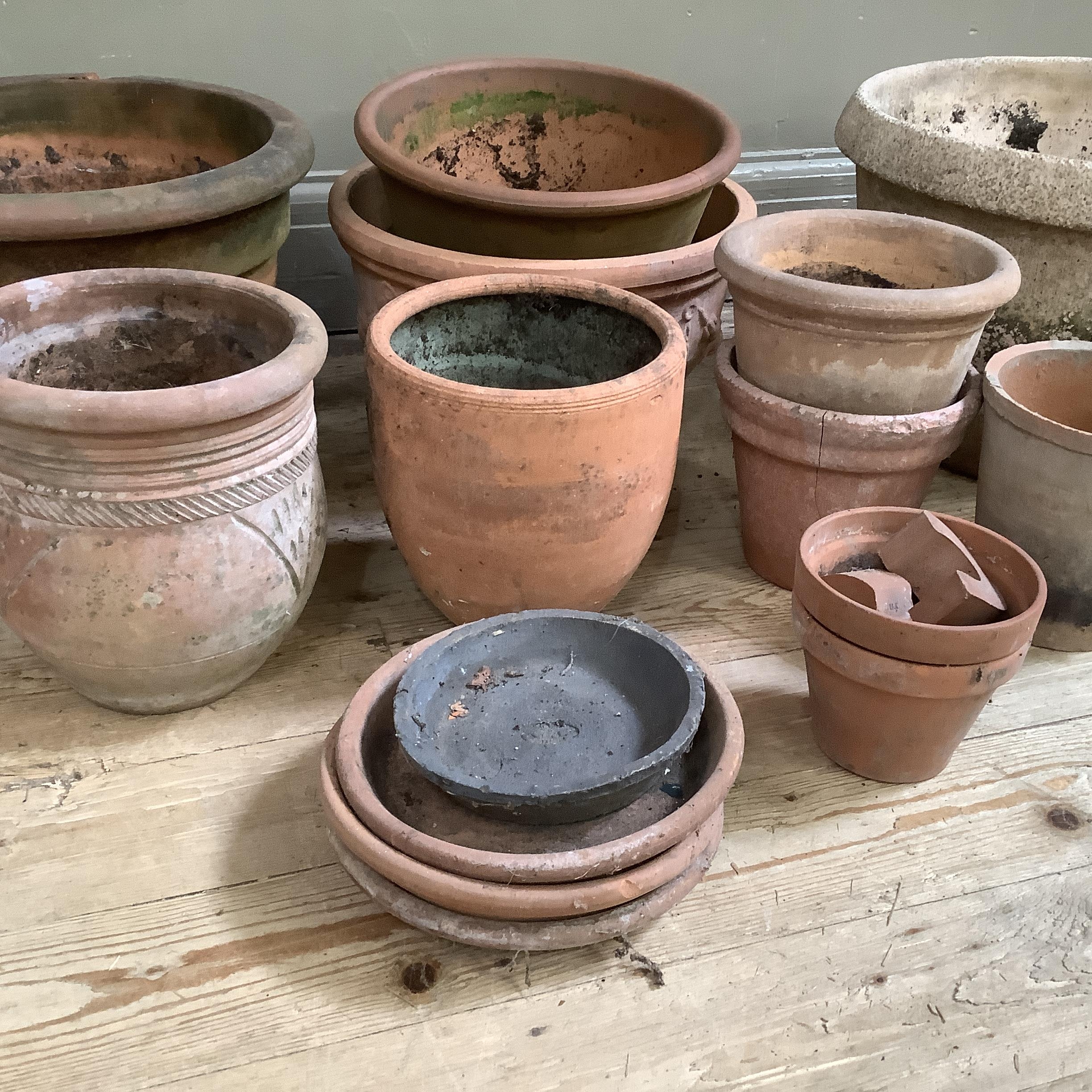 A collection of terracotta plant pots measuring from 27.5cm high to 10cm together with a stone mix - Image 2 of 4