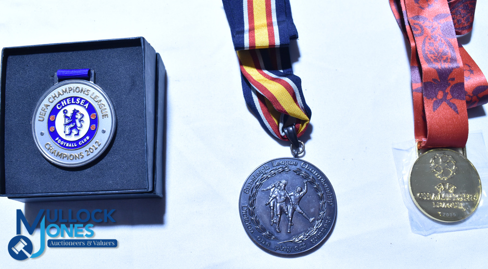 Twelve replica Football Medals & Lanyards - 2019 UEFA Super Cup, 2013 UEFA Champions League, 2018 - Image 6 of 6