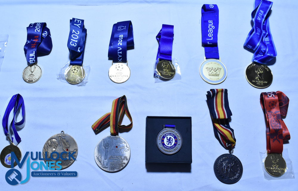 Twelve replica Football Medals & Lanyards - 2019 UEFA Super Cup, 2013 UEFA Champions League, 2018 - Image 2 of 6