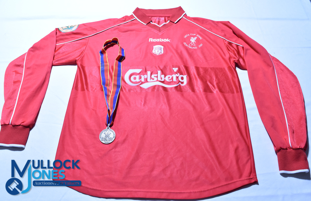 2001 Liverpool FC UEFA Cup Final Football Shirt & Medal - Shirt #9 Fowler - Reebok / Carlsberg. Size - Image 2 of 4