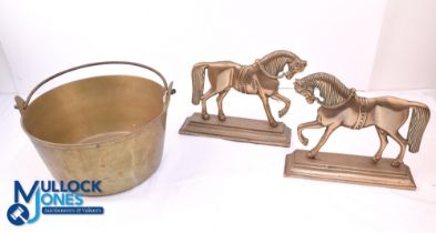 Brass - Two Horse fireside ornaments height approx. 20 cm and a jam pan pot diameter 27.5 cm, height