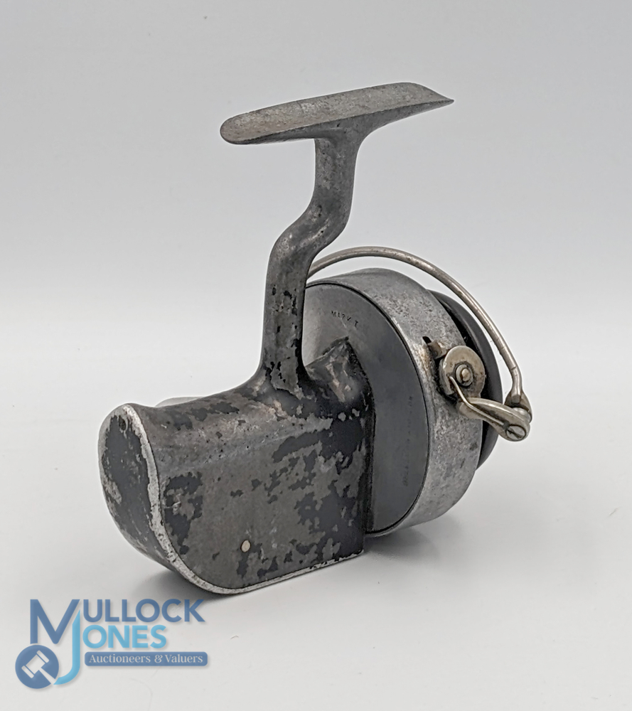 A rare Hardy Bros Altex Mk I fixed spool reel with the duck's bottom, good bail, Bakelite spool - Image 2 of 2