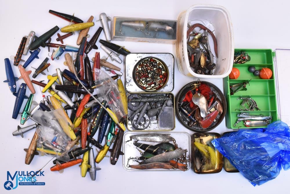 Vintage Fishing Tackle Collection, to include Devon's minnows, toby spinner lures, spoons, Daiwa