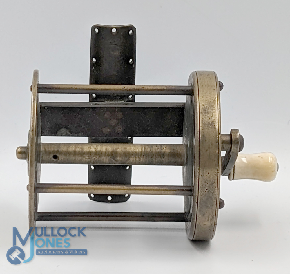 Extremely Scarce c1800-1820 Ustonson Multiplying Winch Reel with perforated foot, 2 ½" dia - Image 3 of 5