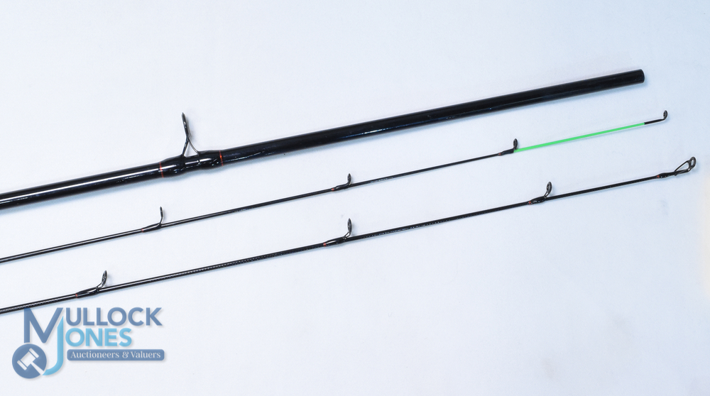Maver Match Bagging Float/Feeder carbon rod 12ft 2pc with spare variable tip, 22" handle with down - Image 3 of 3