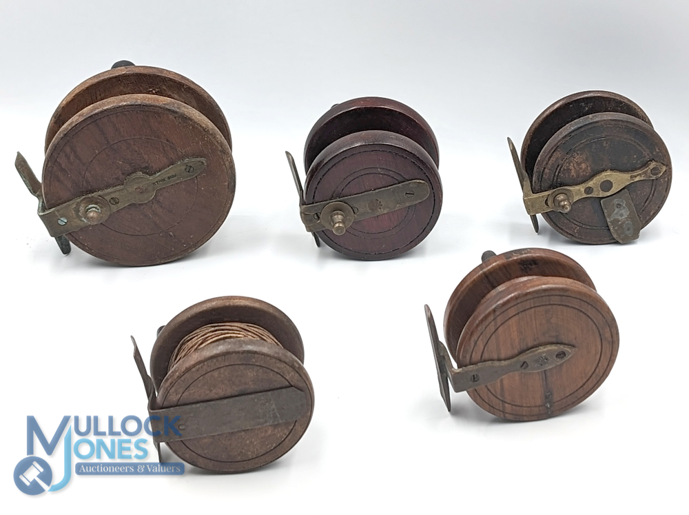 A collection of mahogany and brass reels: 3x with on/off checks; 2x without checks. All need a clean - Image 2 of 2