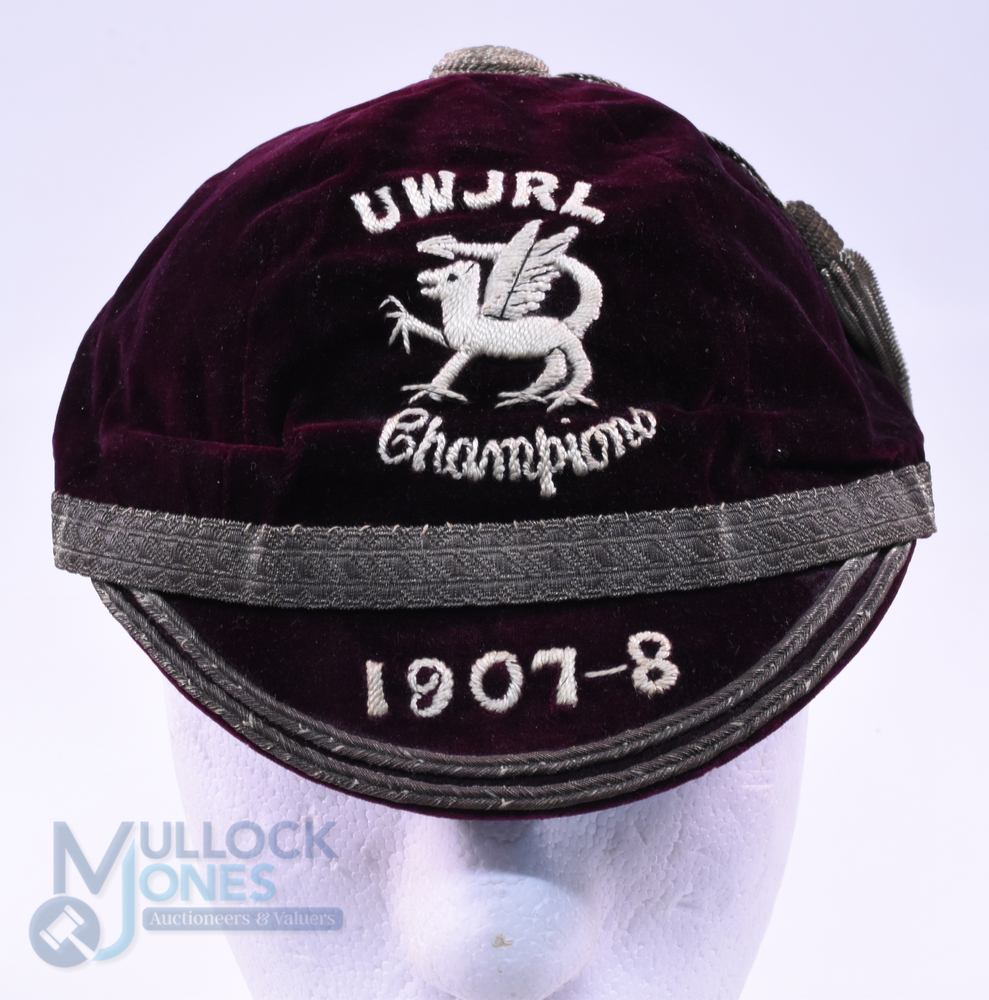 1907-8 University of Wales Junior Rugby Velvet Honours Cap: Maroon cap with silver braiding, tassel, - Image 2 of 3