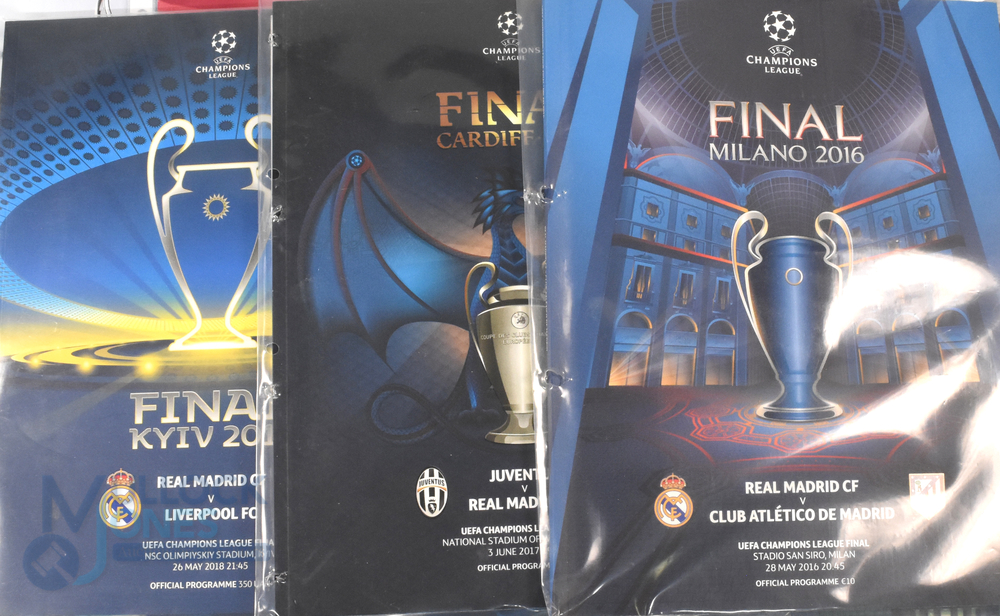 Collection of Champions League final match programmes to include 2009 Barcelona (Guardiola 1st - Image 2 of 2