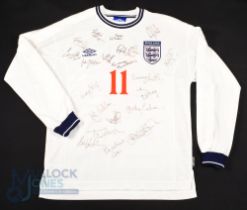No 11 England long sleeve shirt (M) signed by 20 Ladies team players to include Sammy Britton,