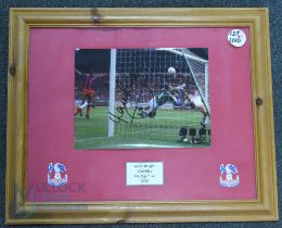 1990 FA Cup Final Wembley Mark Bright Crystal Palace Signed Photograph: framed colour photograph -