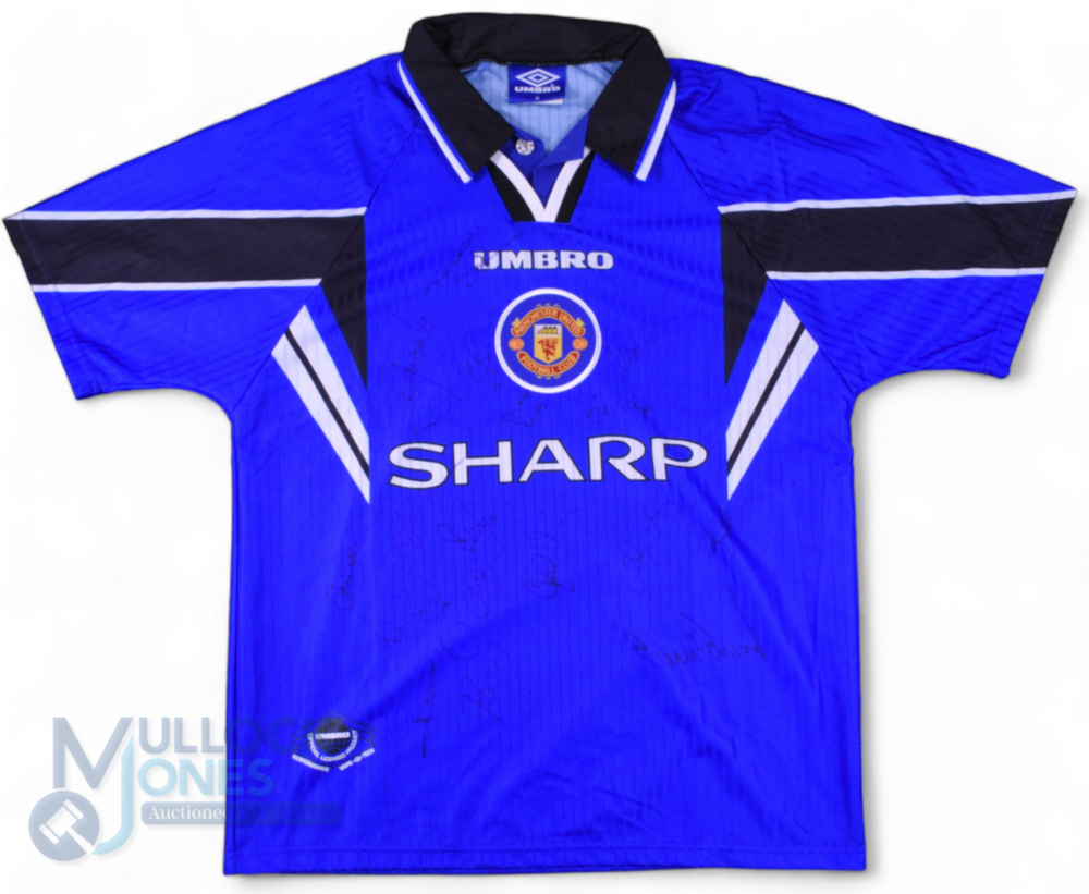 1997/98 Manchester United Multi-Signed 3rd football shirt in blue, Umbro/Sharp, size M, short