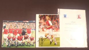 Arsenal colour team photograph late 1990s with team signatures including Keown, Merson, Parlour,