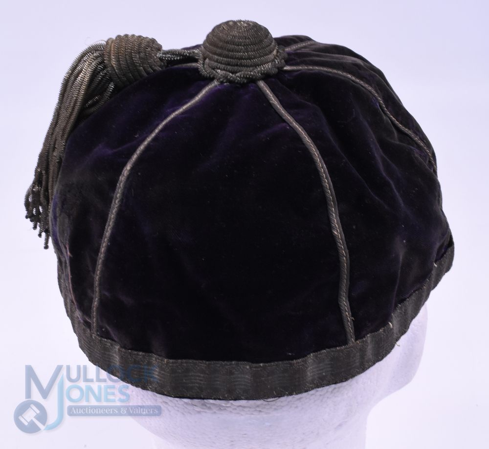 1904 DB (or BD?) FC Velvet Rugby Honours Cap: Dark purple cap, 6-panelled with gold braid, tassel - Image 3 of 3