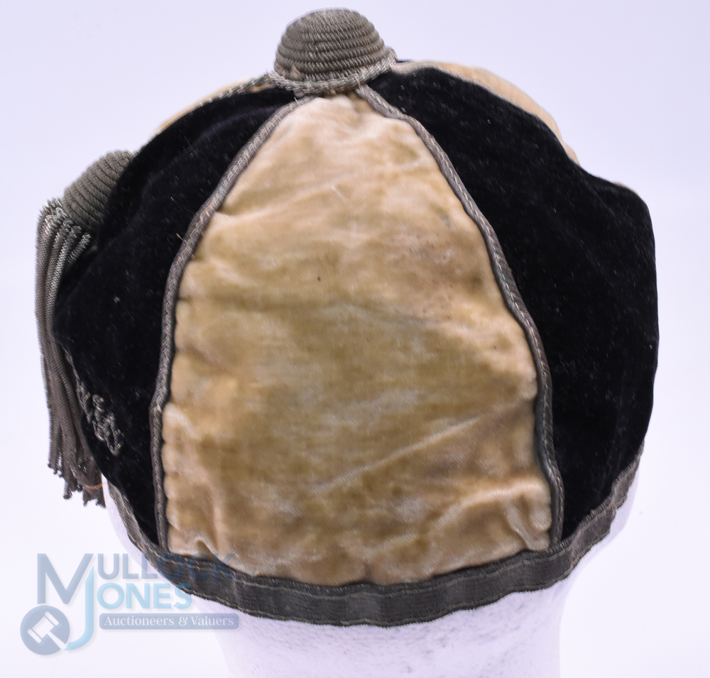1927 on Percy Park (?) RFC Velvet Rugby Honours Cap: 6-panelled cream and black example with gold - Image 3 of 3