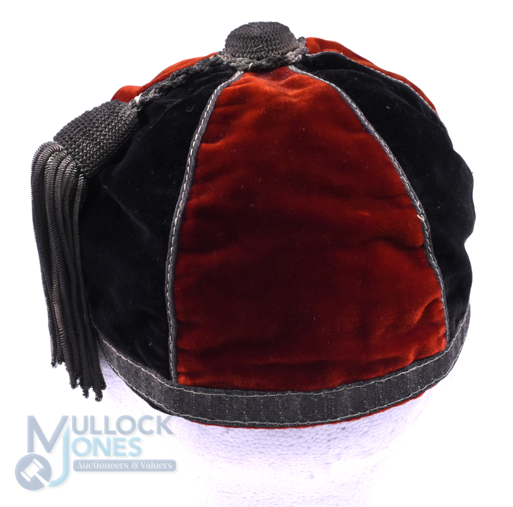 1922-3 Old Paulines Velvet Rugby Honours Cap: The London club's lovely 6-panelled black and red - Image 3 of 3