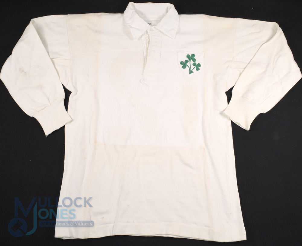 Scarce 1965 Kevin Flynn White Irish Rugby Jersey: The fine and well-remembered centre's less-usual - Image 2 of 4