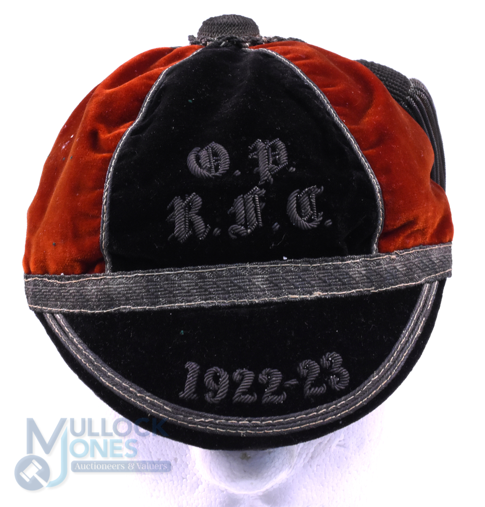 1922-3 Old Paulines Velvet Rugby Honours Cap: The London club's lovely 6-panelled black and red - Image 2 of 3