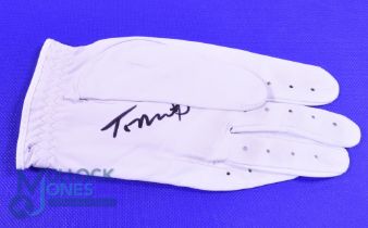 Tom Watson (8x Major Champion) signed unused golf glove - TaylorMade Tour Preferred leather golf