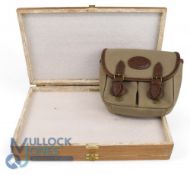 A large hardwood 4 leaf fly box with bass fittings and lined with foam - 15