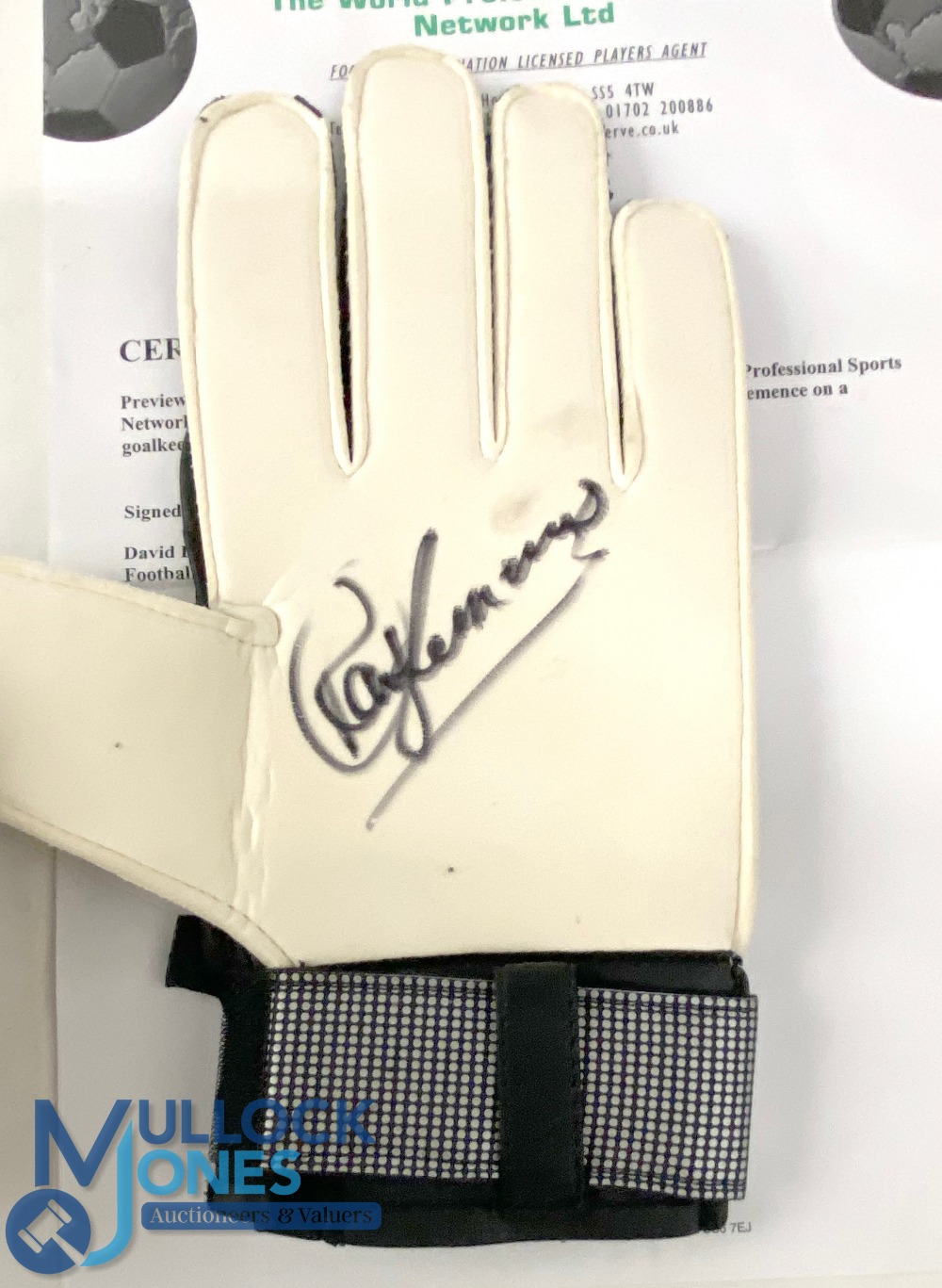 Football Signed Goal Keepers Gloves To include Robert Green, Ray Clemence, Peter Shilton, Alan - Image 4 of 5