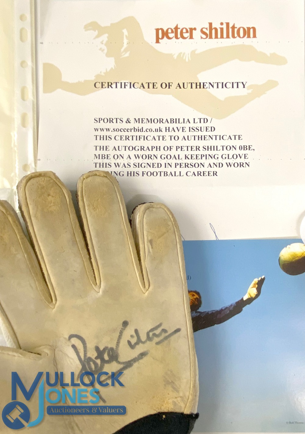 Football Signed Goal Keepers Gloves To include Robert Green, Ray Clemence, Peter Shilton, Alan - Image 3 of 5