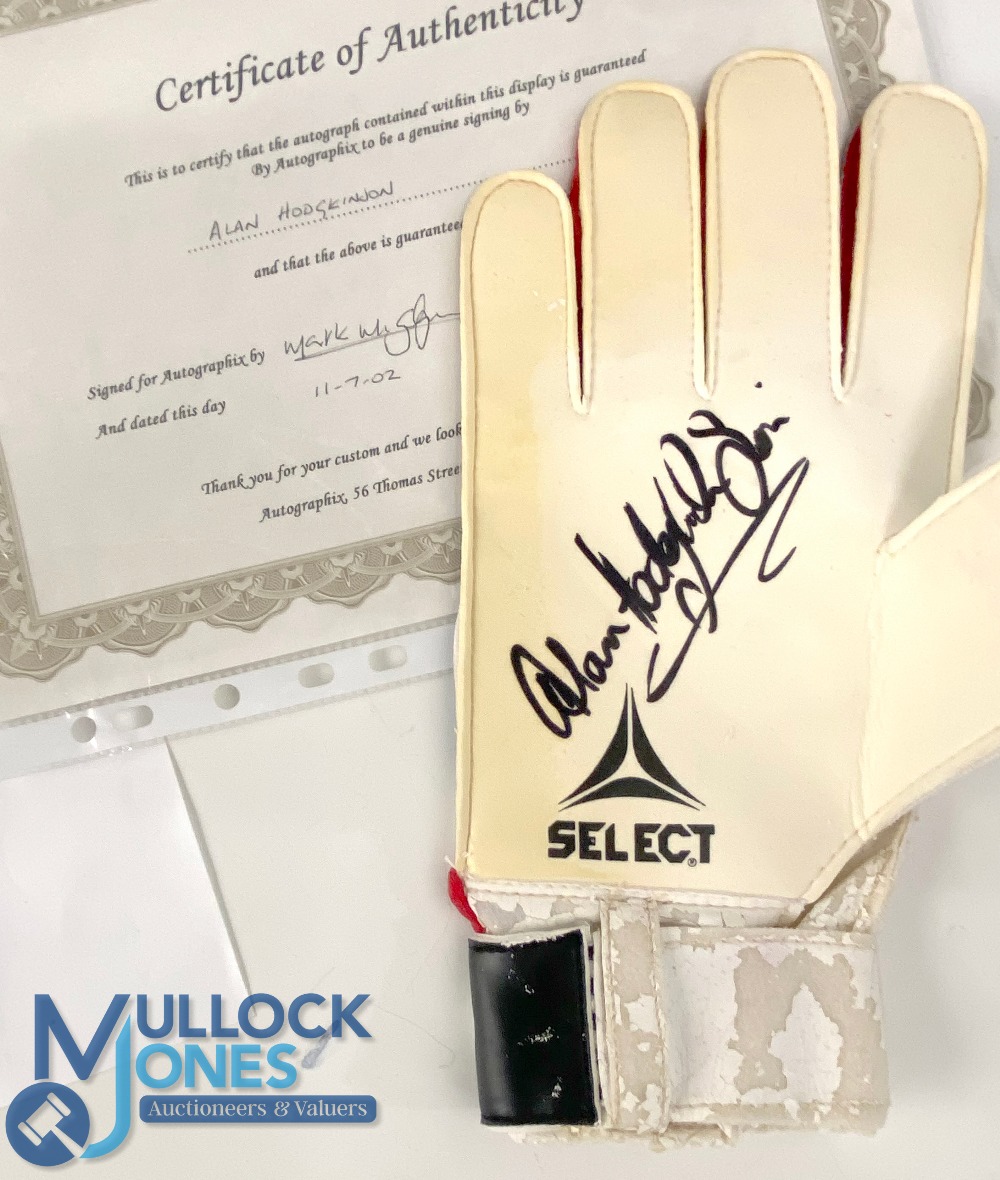 Football Signed Goal Keepers Gloves To include Robert Green, Ray Clemence, Peter Shilton, Alan - Image 5 of 5