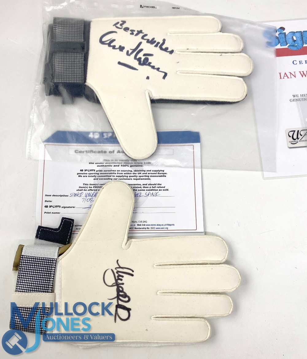 Football Signed Goal Keepers Gloves To include Ian Walker with signed Photo, Dave Beasent, Nigel - Image 4 of 4