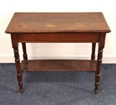 EDWARDIAN MAHOGANY SIDE TABLE with a rectangular top, standing on turned supports united by an