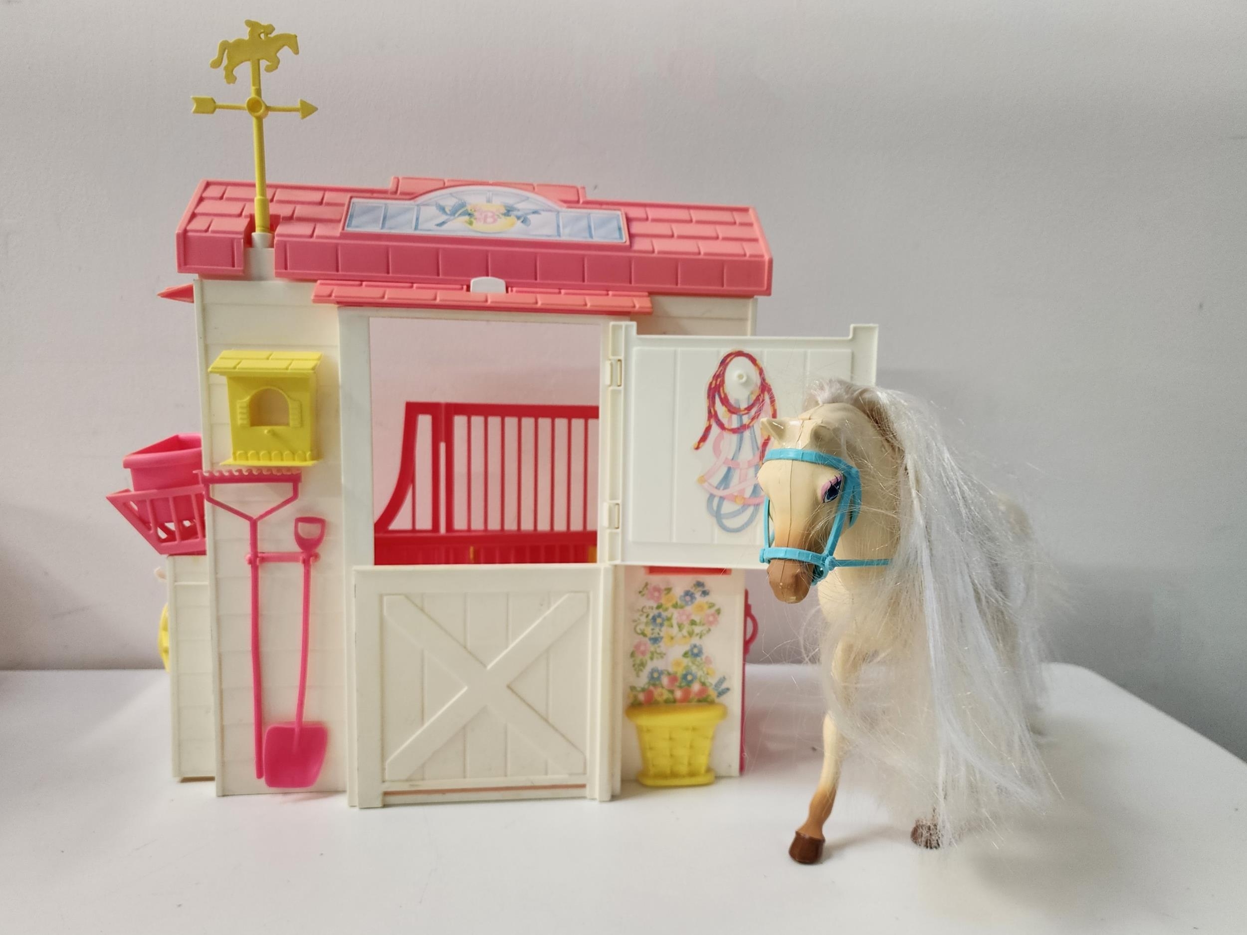 SELECTION OF MATTEL BARBIE HORSES AND HORSE RELATED ACCESSORIES comprising car, with horse box - Image 6 of 8