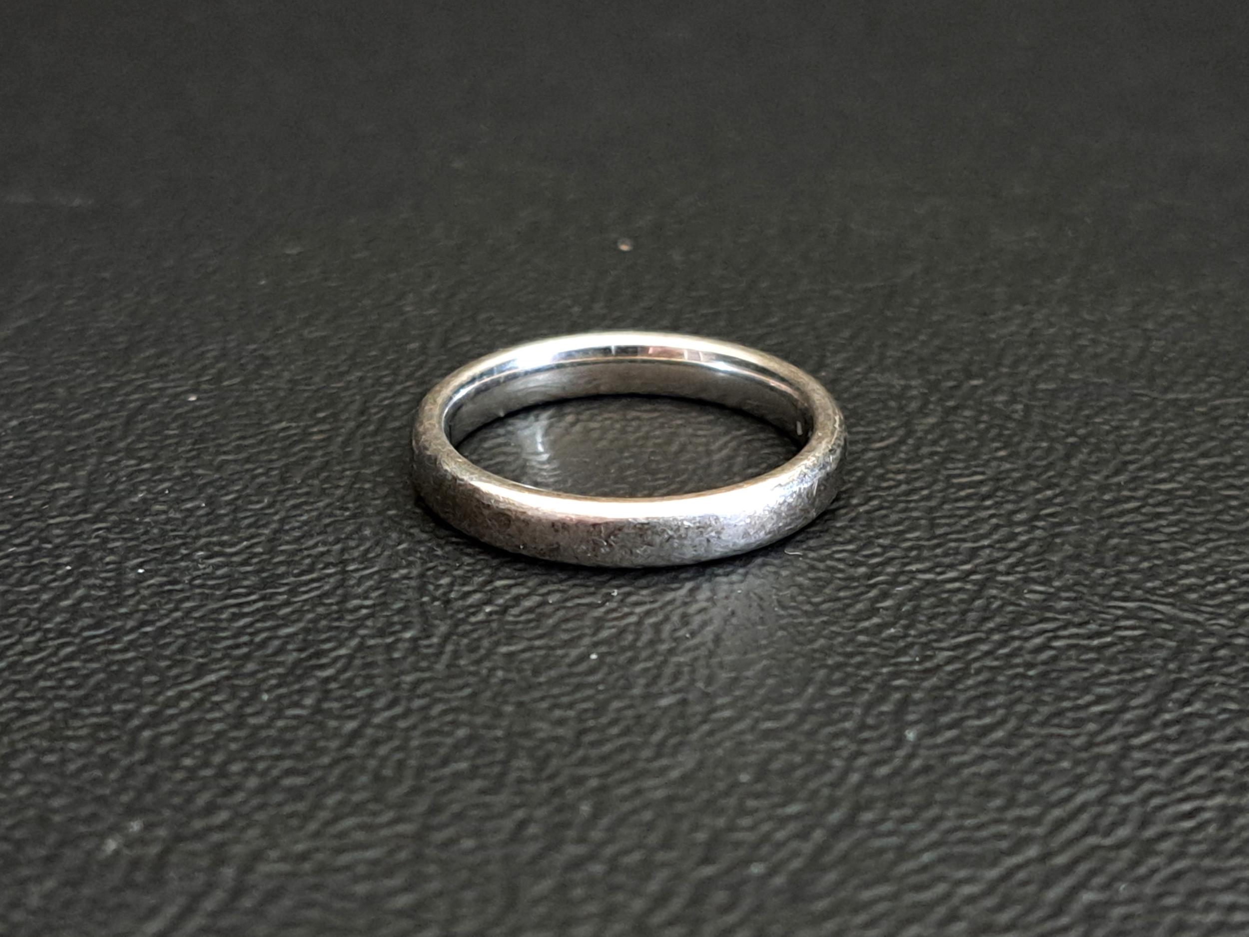 PLATINUM WEDDING BAND ring size I and approximately 4.9 grams