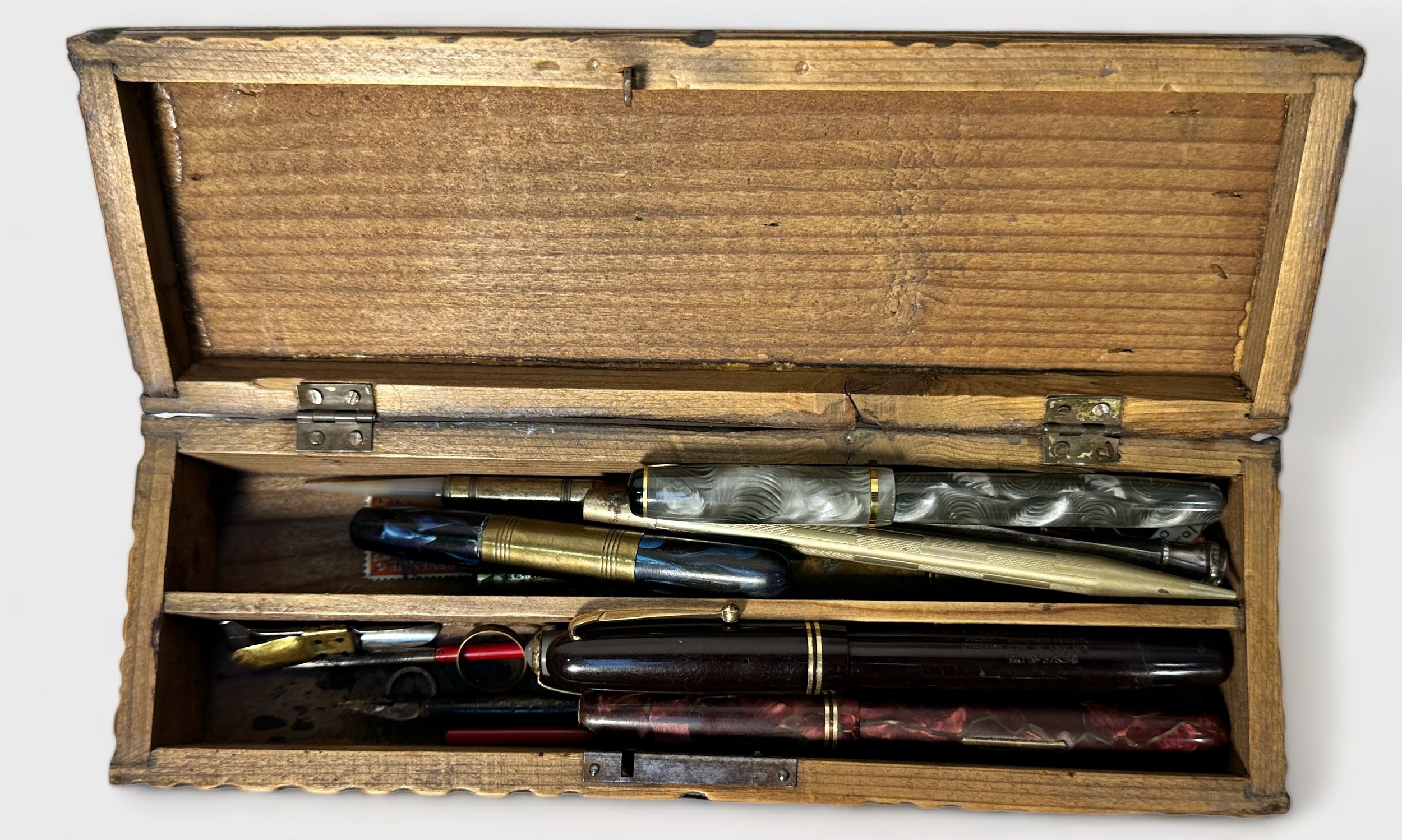 A good collection of assorted vintage pens and propelling pencils including numerous Parker and - Image 3 of 3