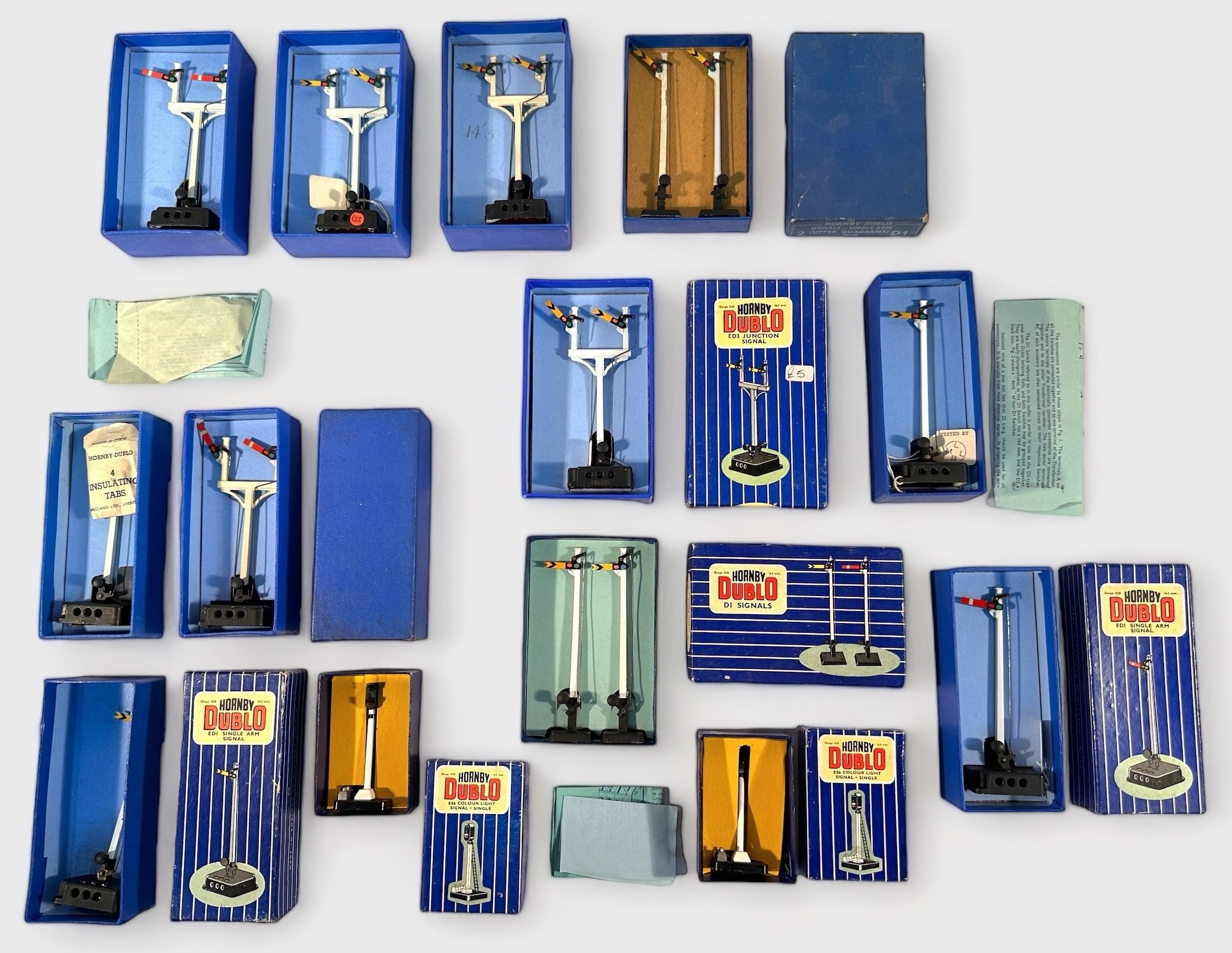 Twenty-three assorted boxed Hornby-Dublo ‘OO’ gauge semaphore signals, comprising, 9 x Colour