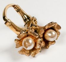 Vintage retro Vendome gold plate faux pearl cocktail ring, gold plate over metal, hallmarked