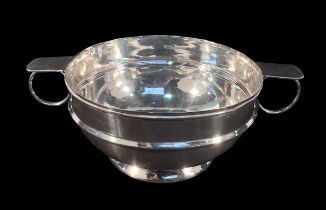 A George V two-handled silver bowl by Docker & Burn, hallmarked Birmingham, 1923, 11.5cm diameter,